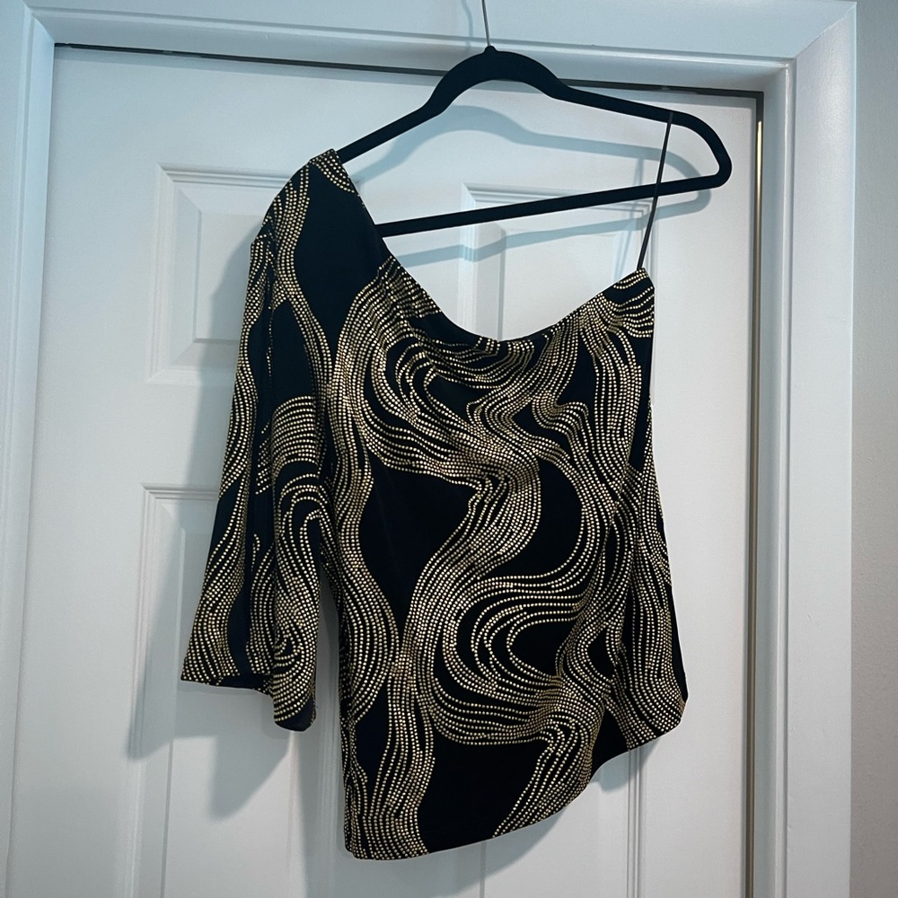 Cache One sleeve top